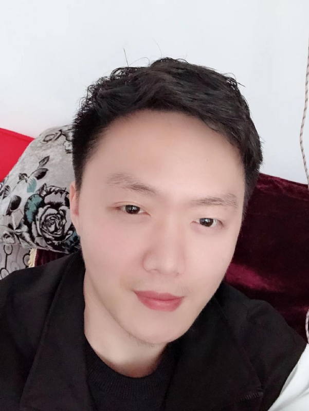 执迷的鲸鱼的第一张照片--太原相亲服务中心