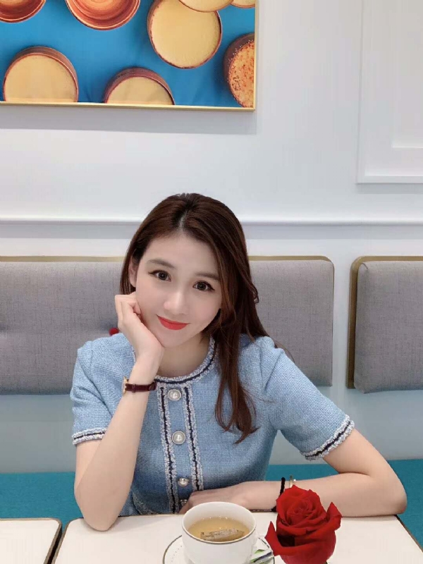 Emily的第二张照片--太原相亲服务中心