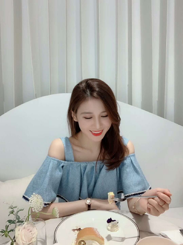 Emily的第三张照片--太原相亲服务中心