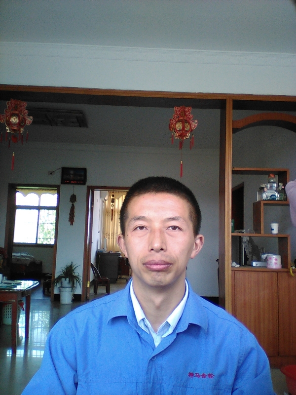 红玫瑰的第一张照片--太原相亲服务中心