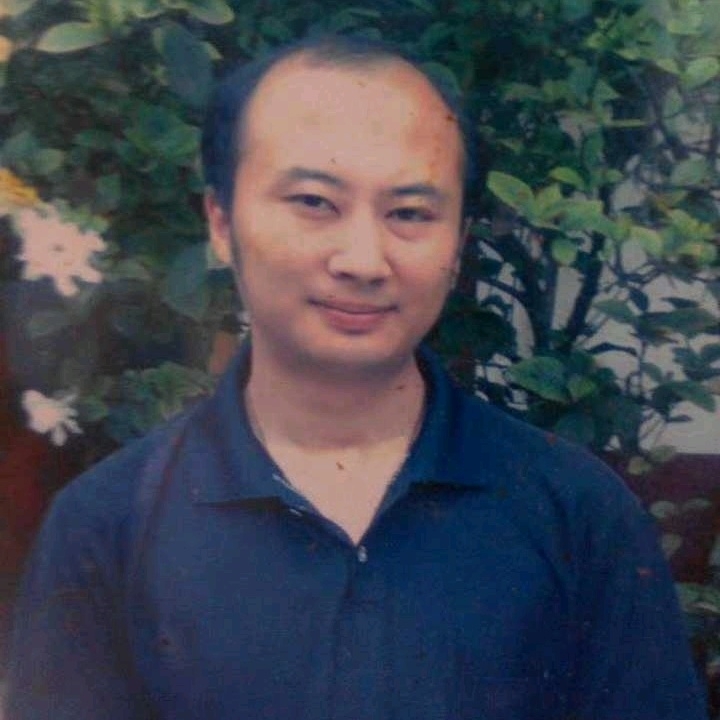 石峰里的生命的第一张照片--太原相亲服务中心