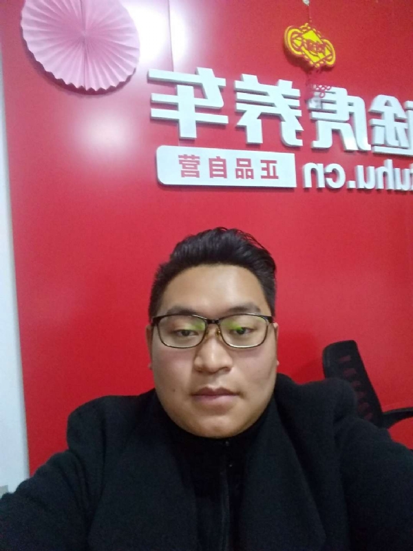 向上倾斜45度的第一张照片--太原相亲服务中心