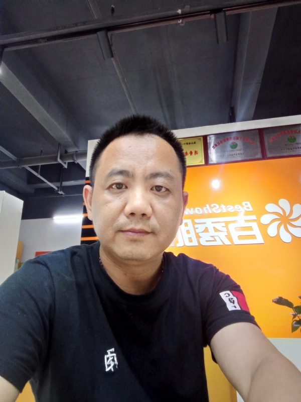 开心就好的第一张照片--太原相亲服务中心