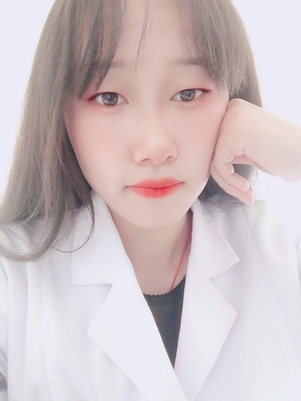 白婚纱的第一张照片--太原相亲服务中心