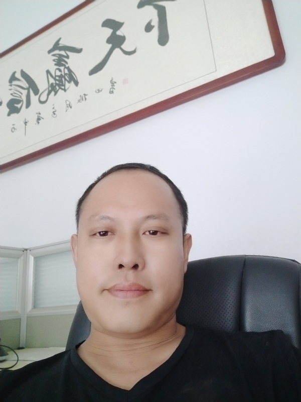 山丘的第一张照片--太原相亲服务中心