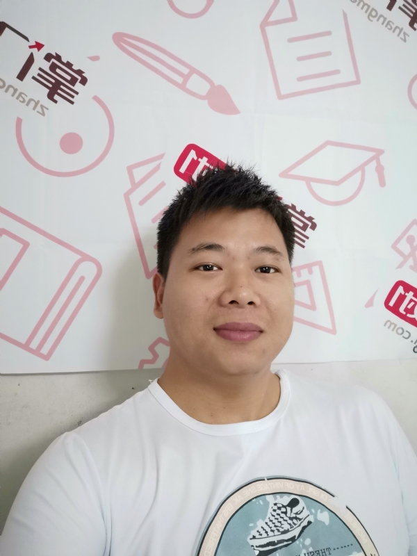 轻静地行走着的第一张照片--太原相亲服务中心