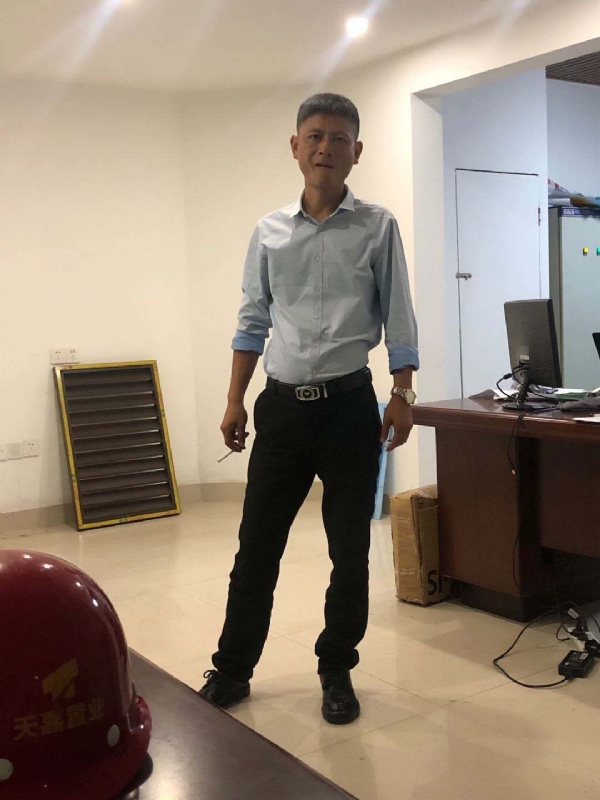 郁闷之中的第一张照片--太原相亲服务中心