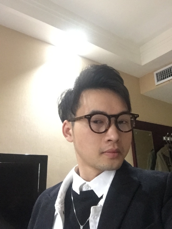 曾亮的第一张照片--太原相亲服务中心
