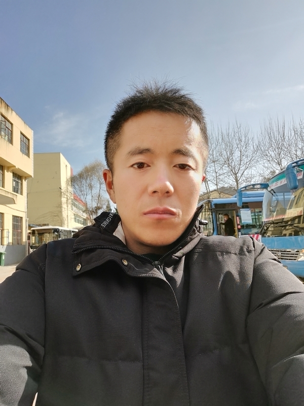 孤独的云的第一张照片--太原相亲服务中心