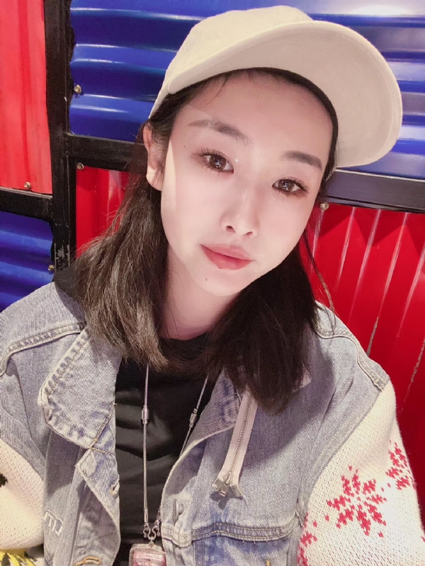 玲珑的第一张照片--太原相亲服务中心