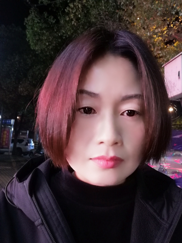 风中百合的第一张照片--太原相亲服务中心