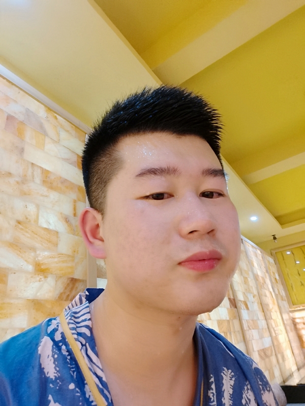 六月与阿十二的第一张照片--太原相亲服务中心