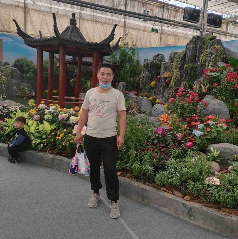 受伤的痴情男的第一张照片--太原相亲服务中心