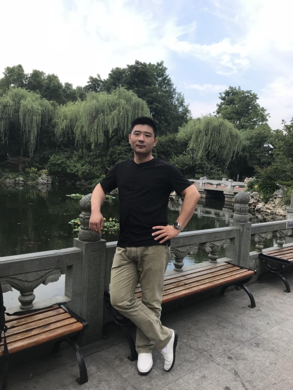 未来可期的第一张照片--太原相亲服务中心