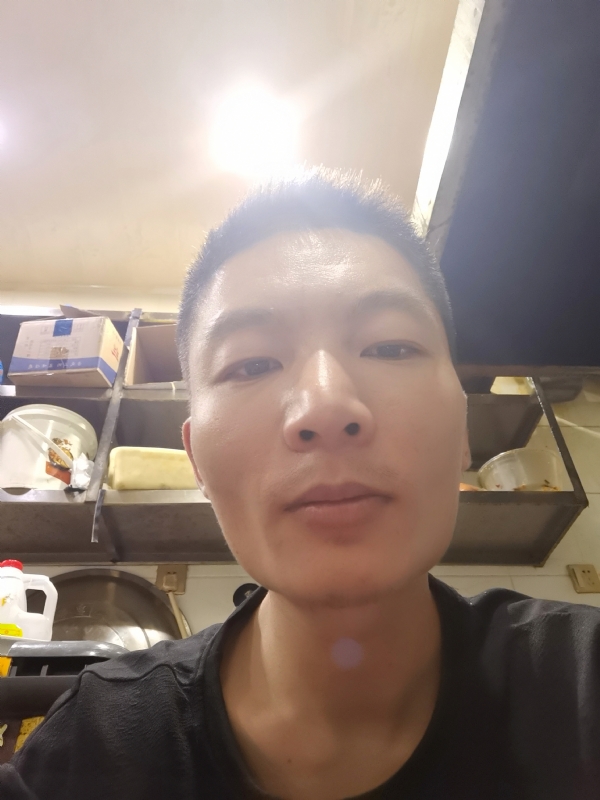 邹先生的第一张照片--太原相亲服务中心