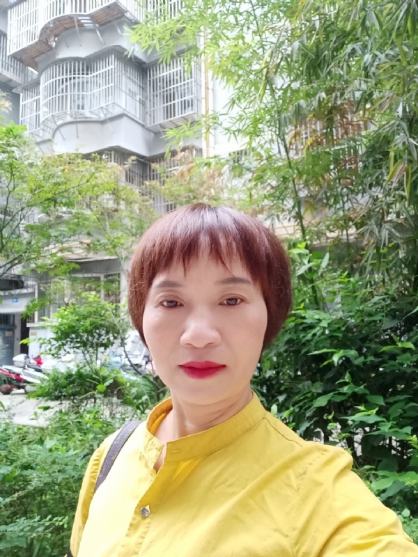 小瓶子的第二张照片--太原相亲服务中心