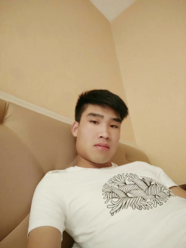 谁不曾孤单上路的第一张照片--太原相亲服务中心