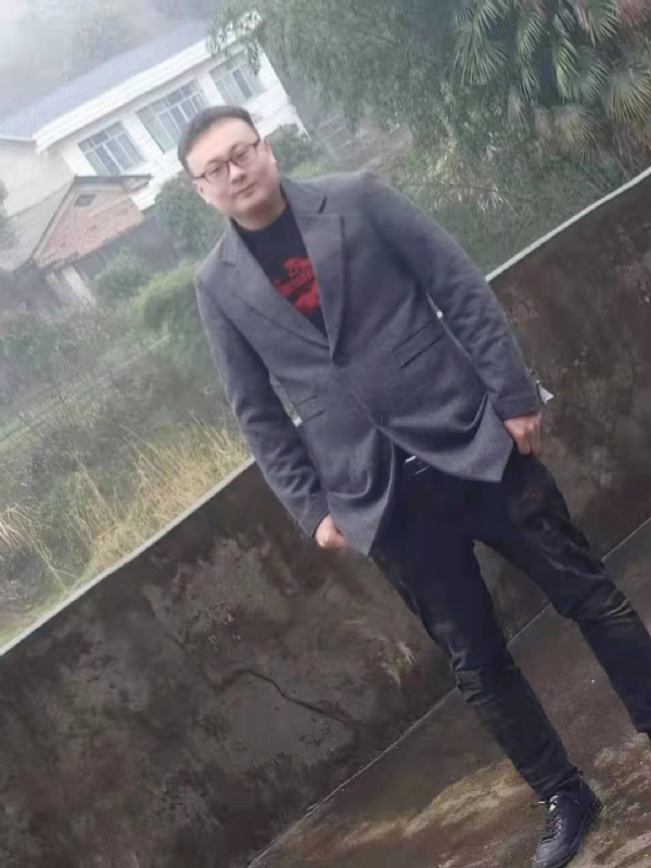 冰城的第二张照片--太原相亲服务中心
