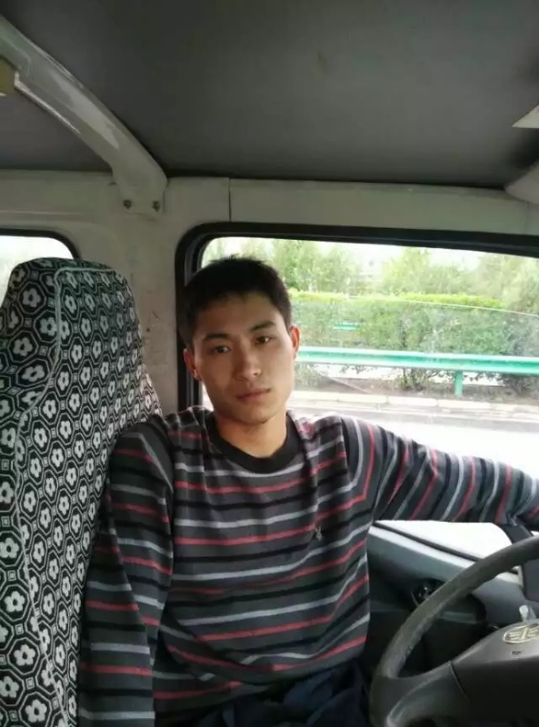 桦树林的第一张照片--太原相亲服务中心