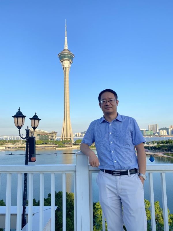 Yangyi的第三张照片--太原相亲服务中心