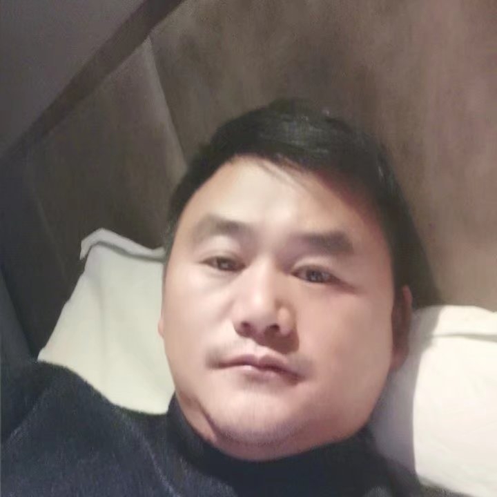 奔跑的第四张照片--太原相亲服务中心