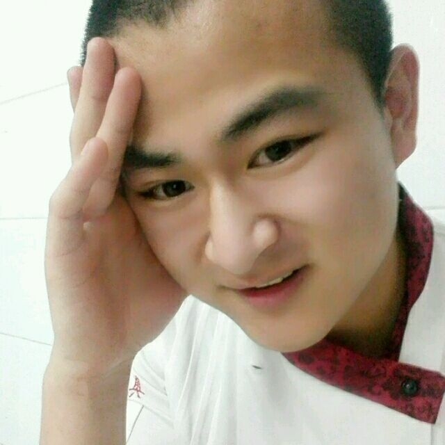 人潮拥挤的第一张照片--太原相亲服务中心