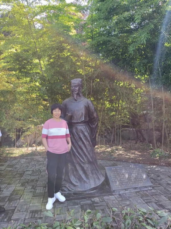 秋天的菊花的第一张照片--太原相亲服务中心