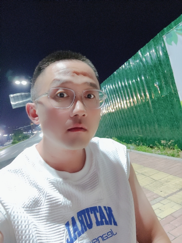 清风烈酒的第一张照片--太原相亲服务中心