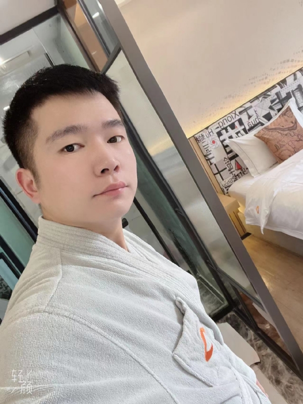绿帽的第一张照片--太原相亲服务中心