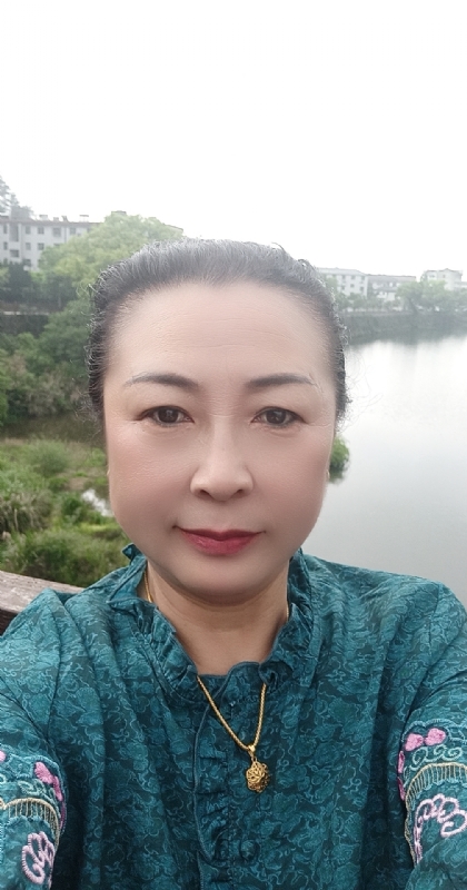 雨中情的第一张照片--太原相亲服务中心