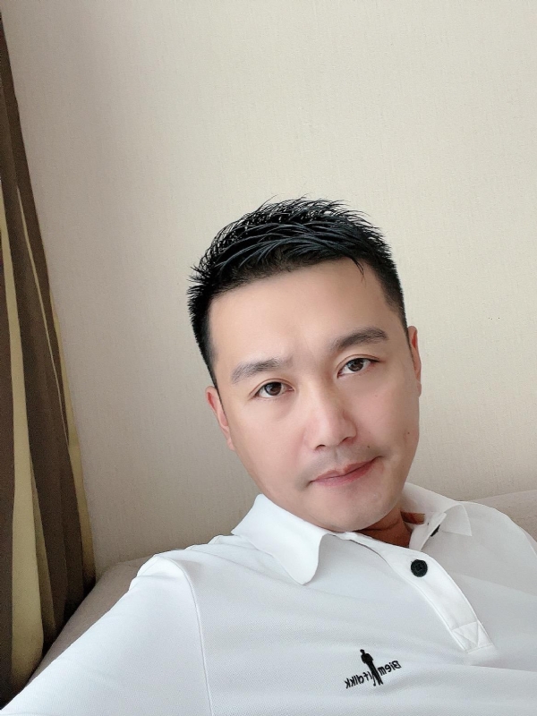 笑望人非的第一张照片--太原相亲服务中心