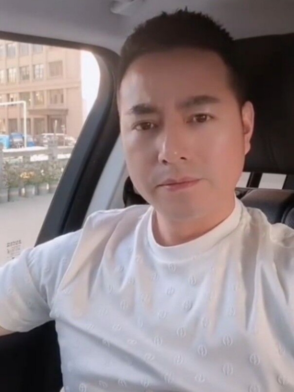 勿忘初心的第一张照片--太原相亲服务中心