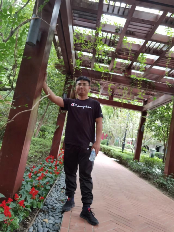 会飞的鱼的第一张照片--太原相亲服务中心