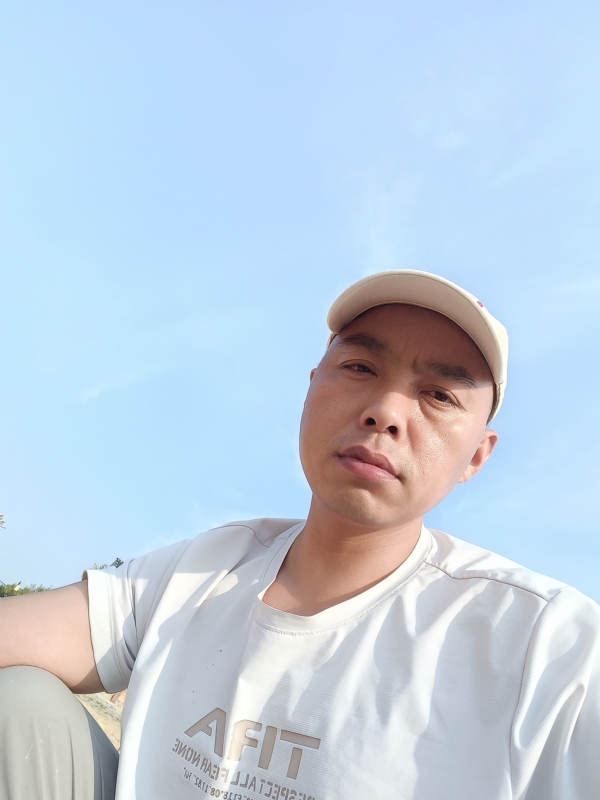 哥哥的第一张照片--太原相亲服务中心