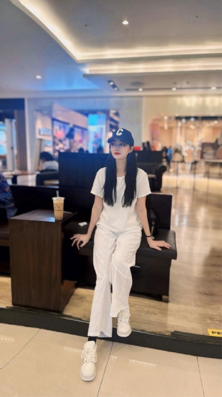 卖火柴的小女孩的第一张照片--太原相亲服务中心