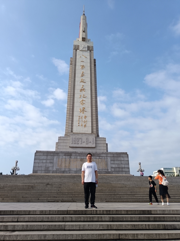 风雨相伴的第二张照片--太原相亲服务中心