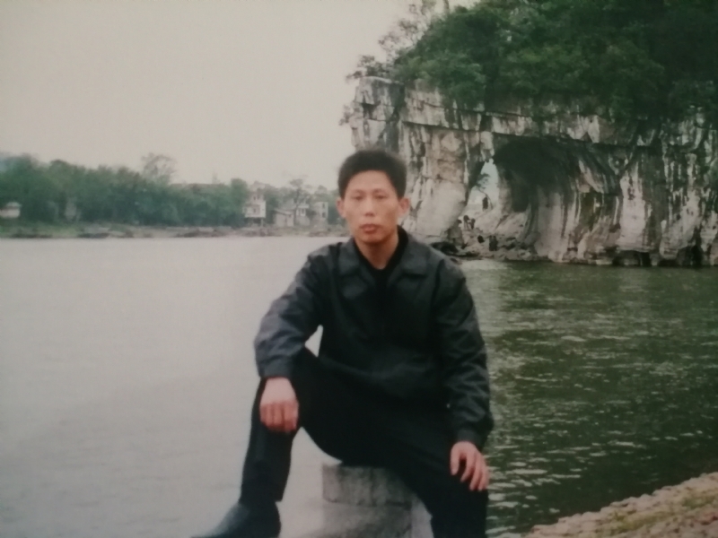 庸人自扰的第一张照片--太原相亲服务中心