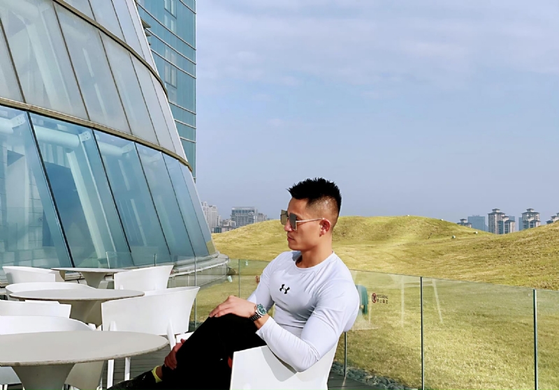 保家卫国的第二张照片--太原相亲服务中心