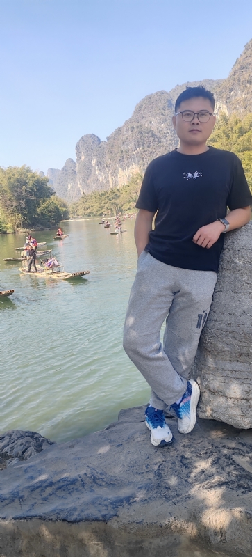 受过伤的狼的第二张照片--太原相亲服务中心