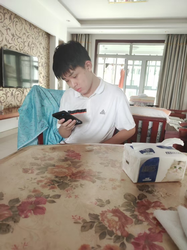 铁在烧的第一张照片--太原相亲服务中心