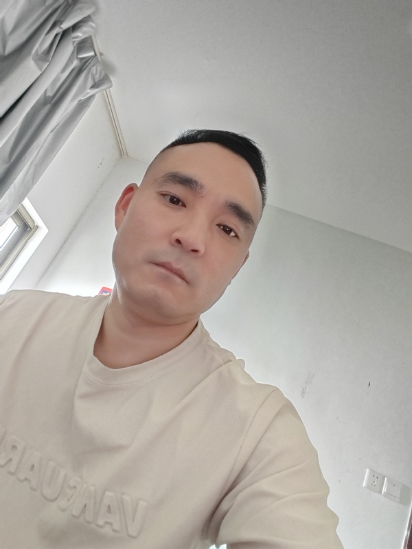 小锋的第一张照片--太原相亲服务中心