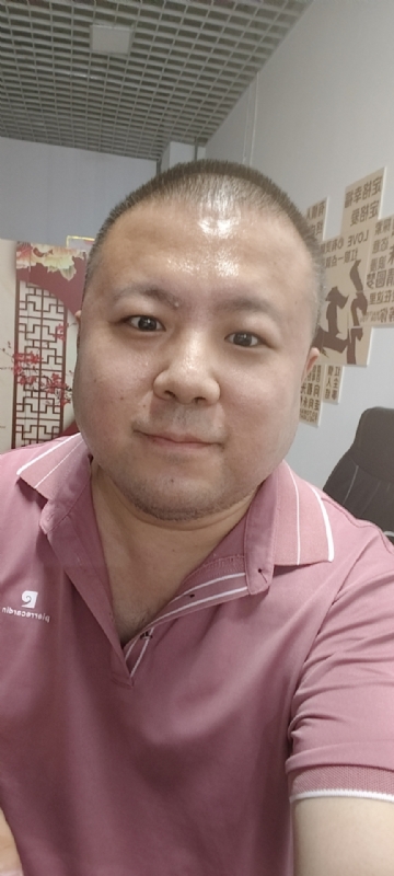 漫步星辰的第一张照片--太原相亲服务中心