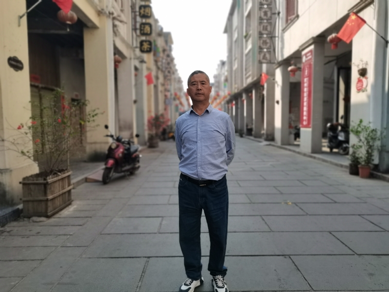 一粒尘埃的第一张照片--太原相亲服务中心